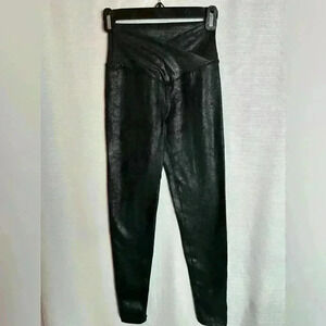 OFFLINE by Aerie, women’s “the hugger” legging, Hi-Rise size S